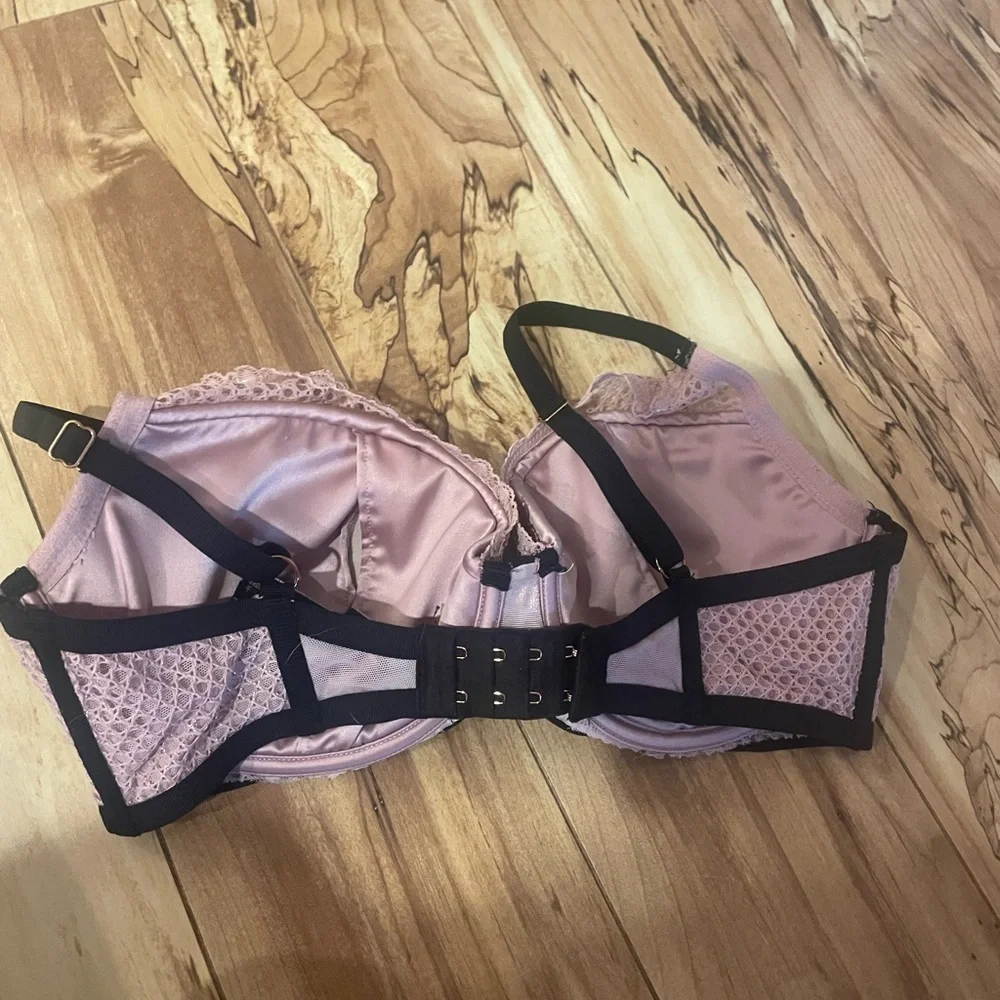 Victoria's Secret Pink Sparkle Lace plunge Push-Up Bra with Black Trim 34DD